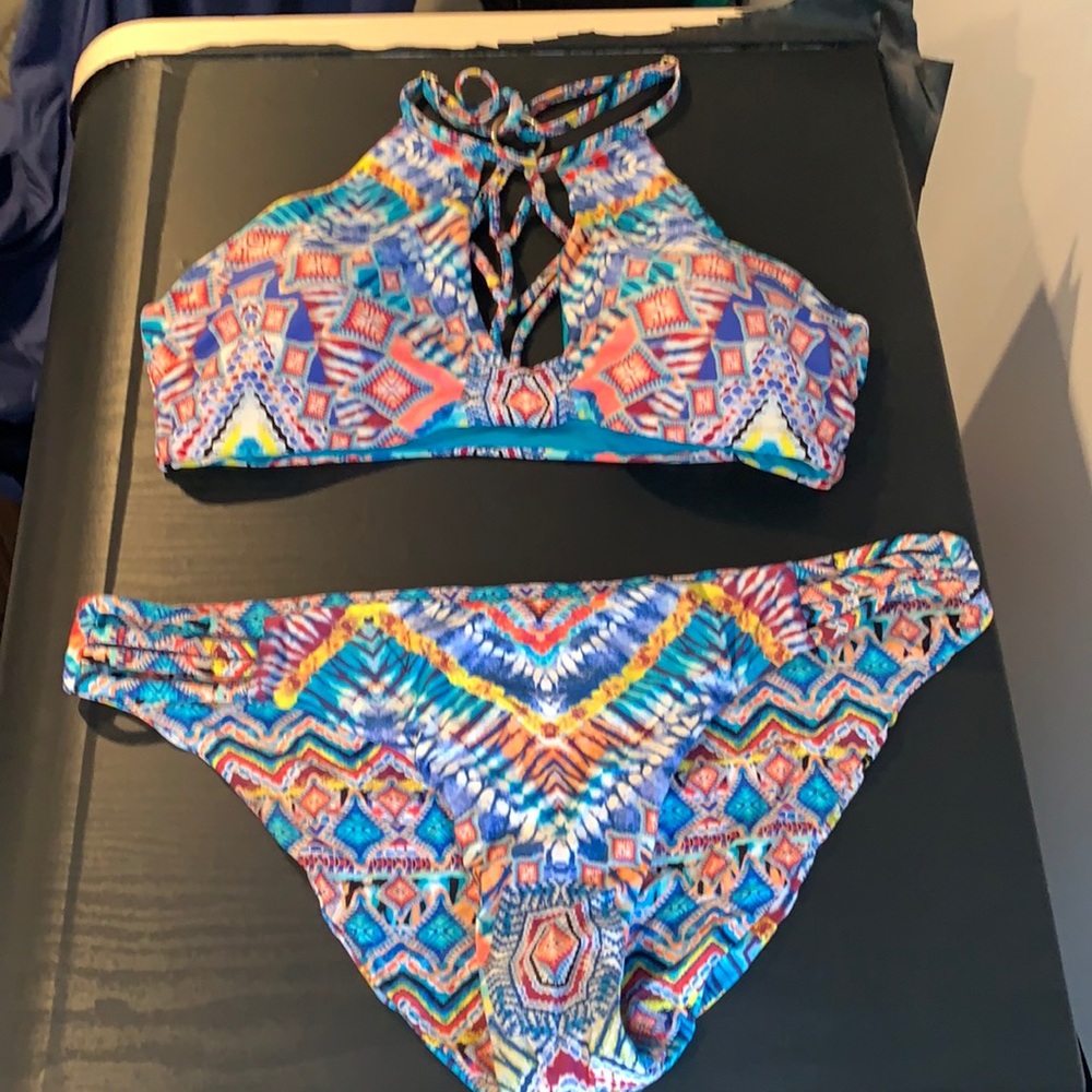 Red Carter medium bikini